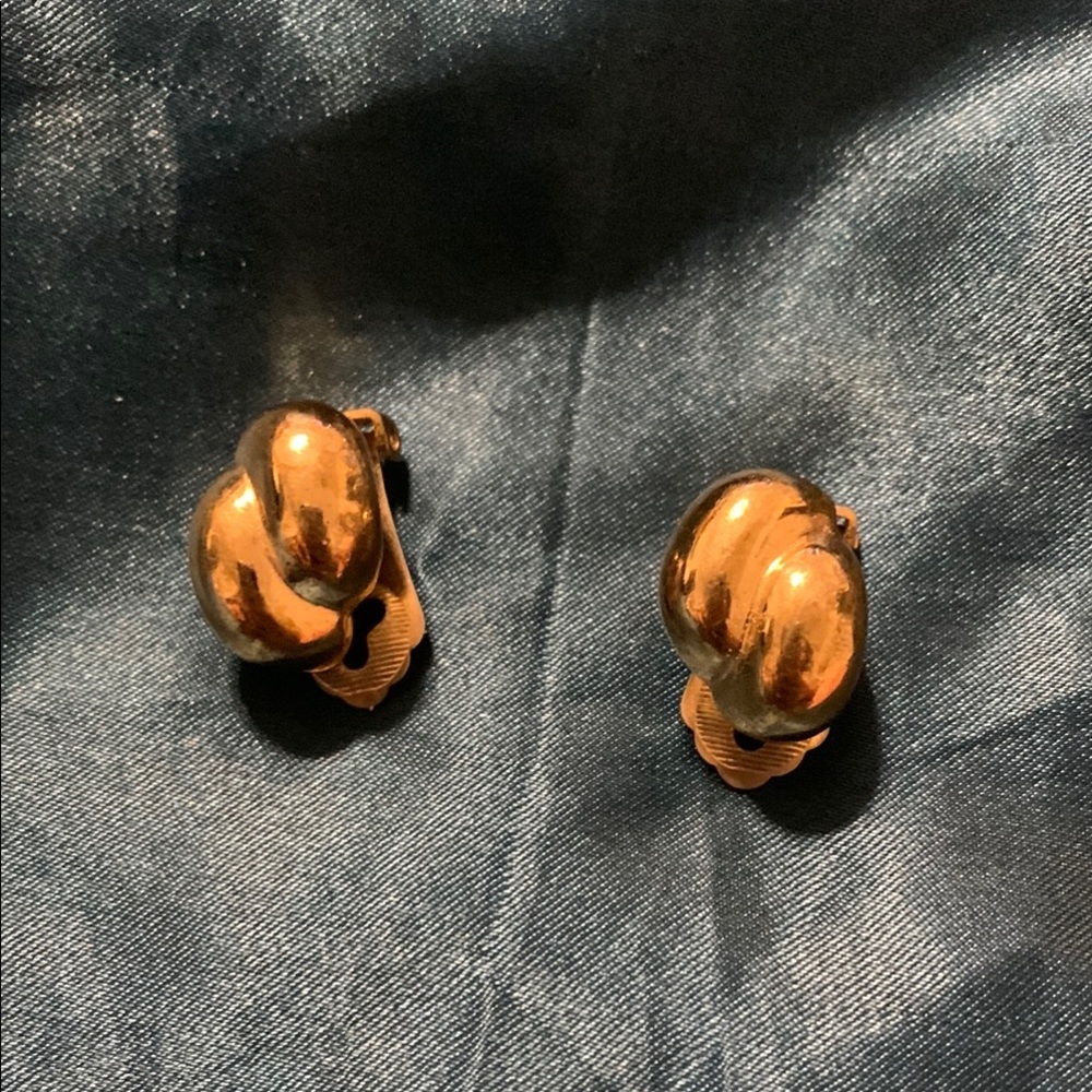 Christian Dior Stamped Elegant Gold Clip-On Earrings